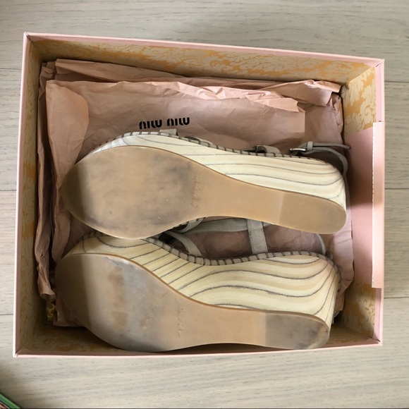 Miu Miu cream suede wooden wedges - Picture 6 of 7